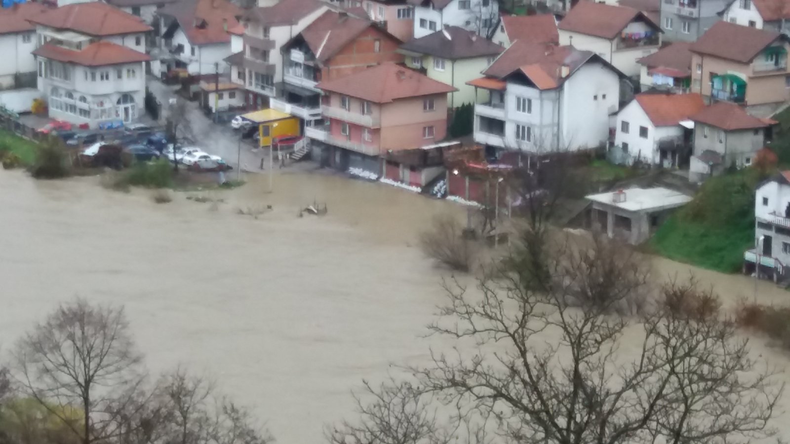Нагло топљење снега у Црној Гори изазвало поплаве у Пријепољу, фото: РИНА