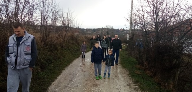 Српско село у ком и даље расте наталитет: Из Липовца код Тополе стиже најлепша слика 