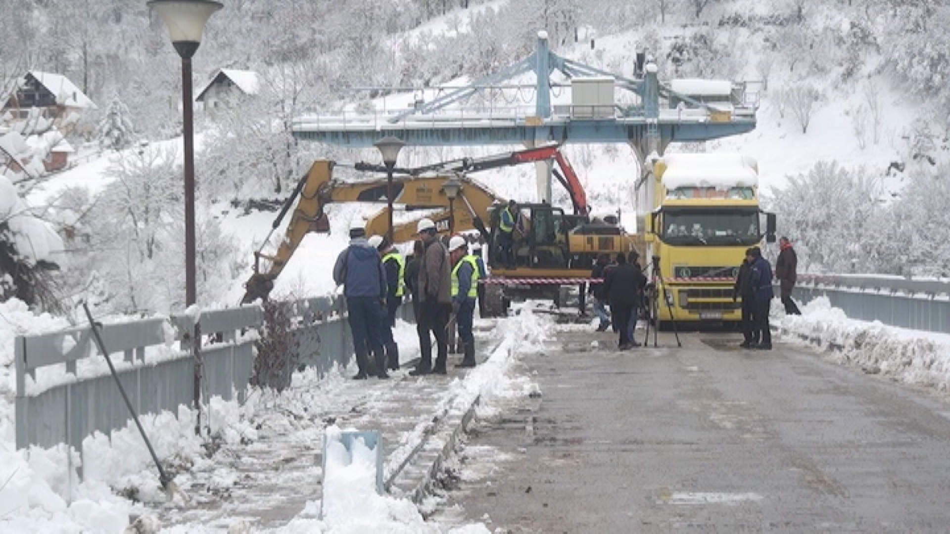 Овако изгледа уклањање смећа на највећој еколошкој бомби у Србији: На површини воде тренутно плута 7.500 кубика разног отпада (ФОТО)(ВИДЕО)
