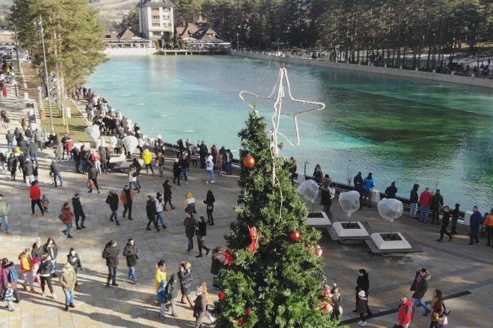 Слика поред новог језера незаобилазна током боравка на Златибору, фото: РИНА