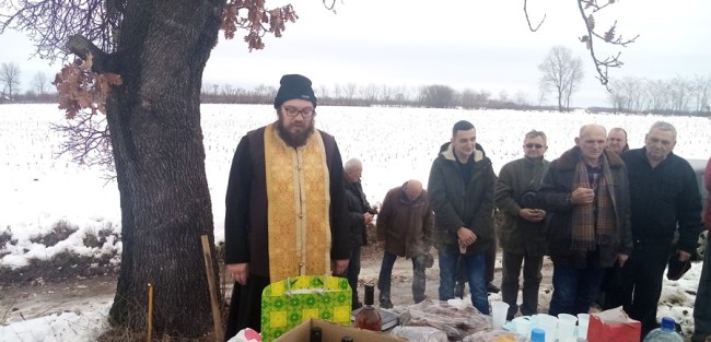 Необична рођенданска прослава у селу поред Тополе, фото: РИНА