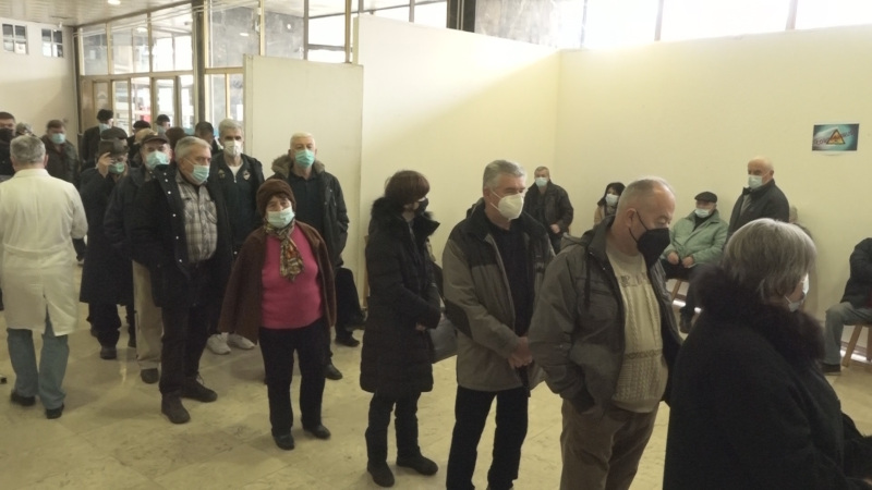 До сада у Чачку вакцинисано око 2.000 грађана:  Верују науци и струци, фантастичан одзив  за првих неколико дана (ФОТО)