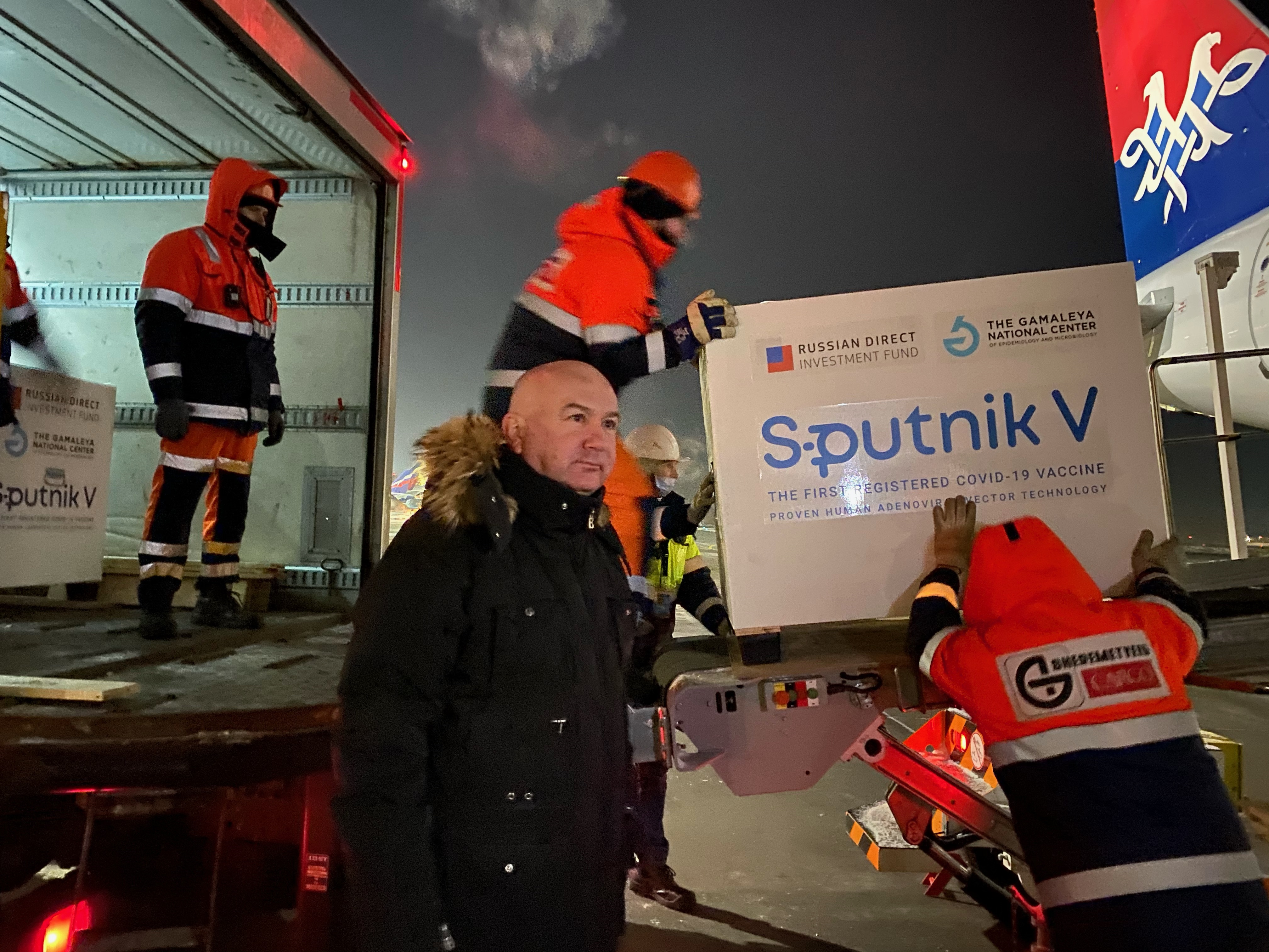 Joш 50.000 вакцина Спутник В стигло у Србију (ФОТО)