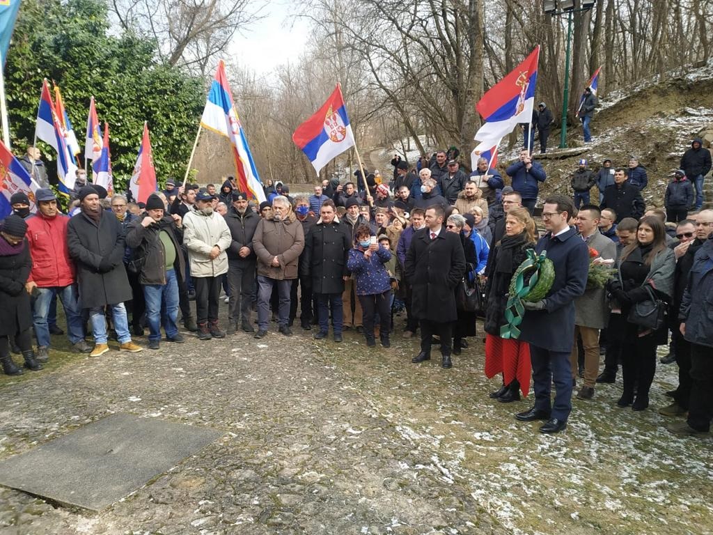 Принц Филип уочи Сретења положио венац у Марићевића јарузи у Орашцу: Данас, као и они тада, сви стојимо под једним барјаком (ФОТО)