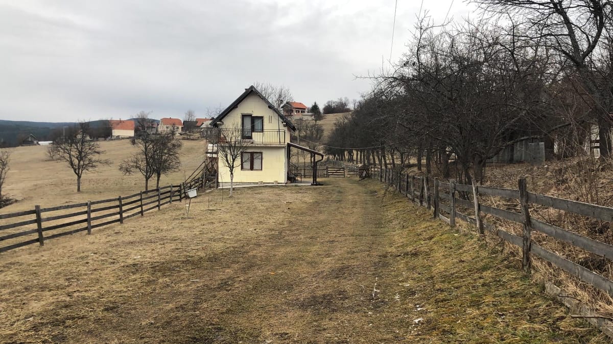 Дан жалости у Пожеги због смрти двоје младих: Трагично изгубили животе у викендици 