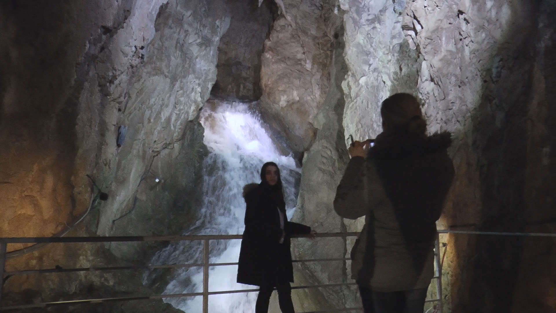 У пећини се налази водопад који је некад био извор живота за мештане, фото: РИНА