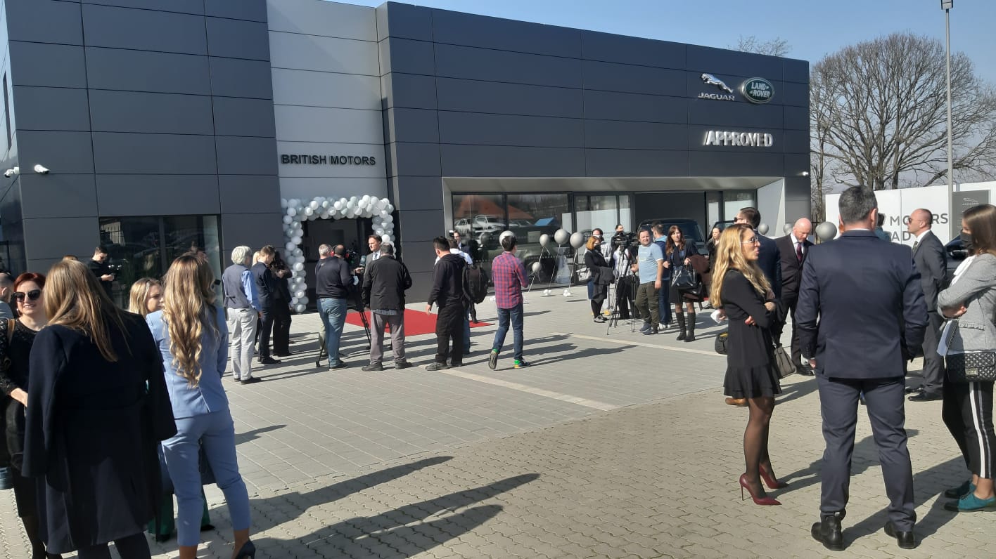 Село Прислоница код Чачка добило продајни центар луксузних аутомобила/Фото: РИНА