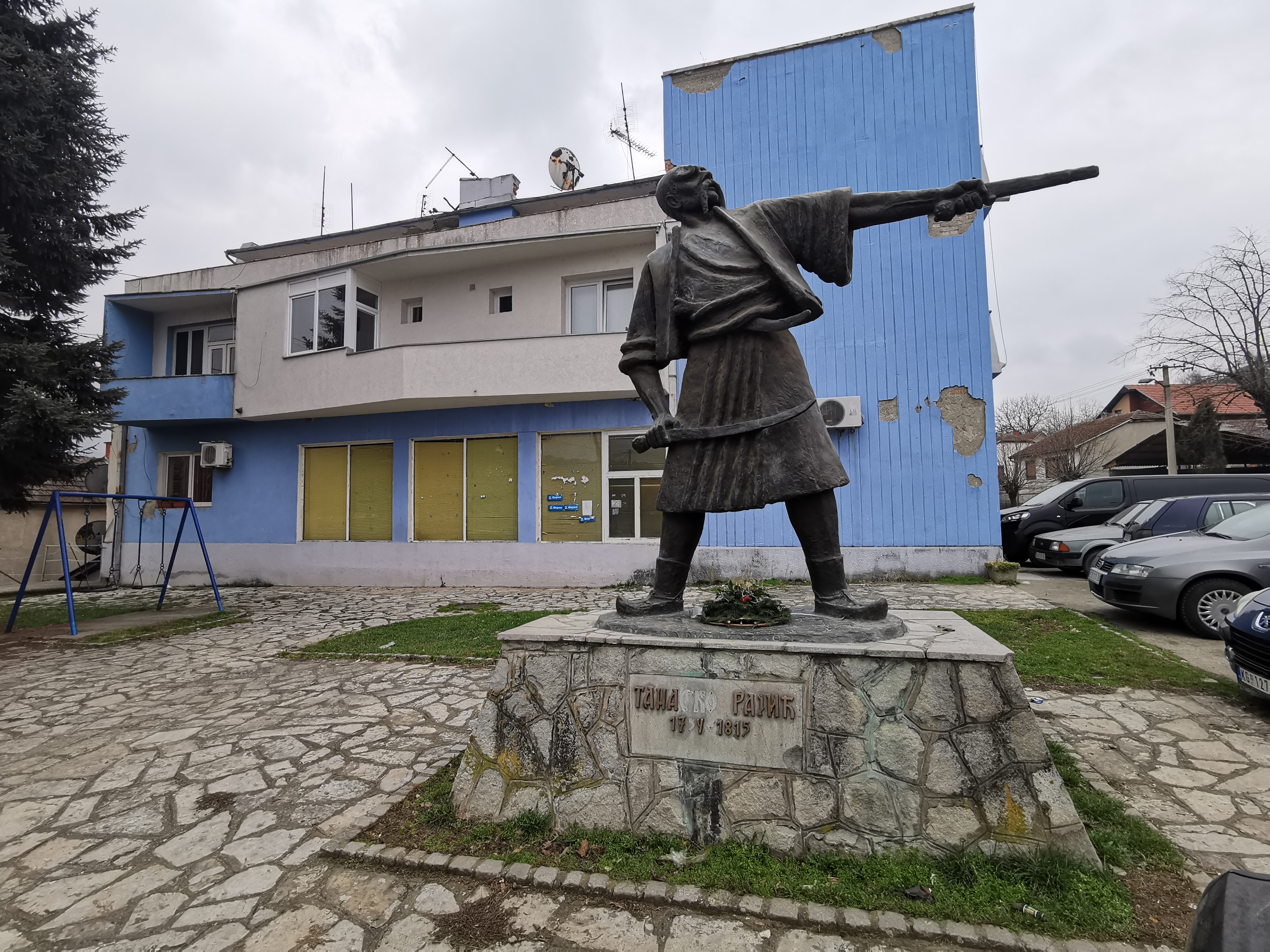 Сви знају ко је чувени Танаско Рајић који је бранећи српске топове погинуо у Боју на Љубићу: Зоран је  један од ретких живих потомака, а по његовом лику урађен је споменик великом јунаку (ФОТО)