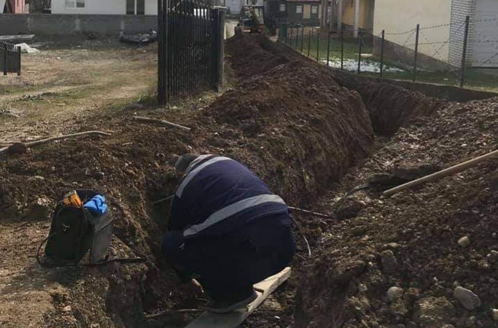 Мештани Бродарева данима нису имали воду: У току реконструкција водоводне мреже, замењене старе дотрајале цеви 