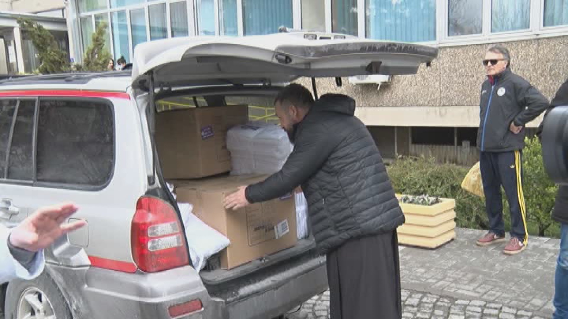 Они су најхуманија вибер група великог срца: Добри Самарјани уручили донацију здрваственим установама, нове постељине су биле неопходне у овој дугој борби са короном  (ФОТО)