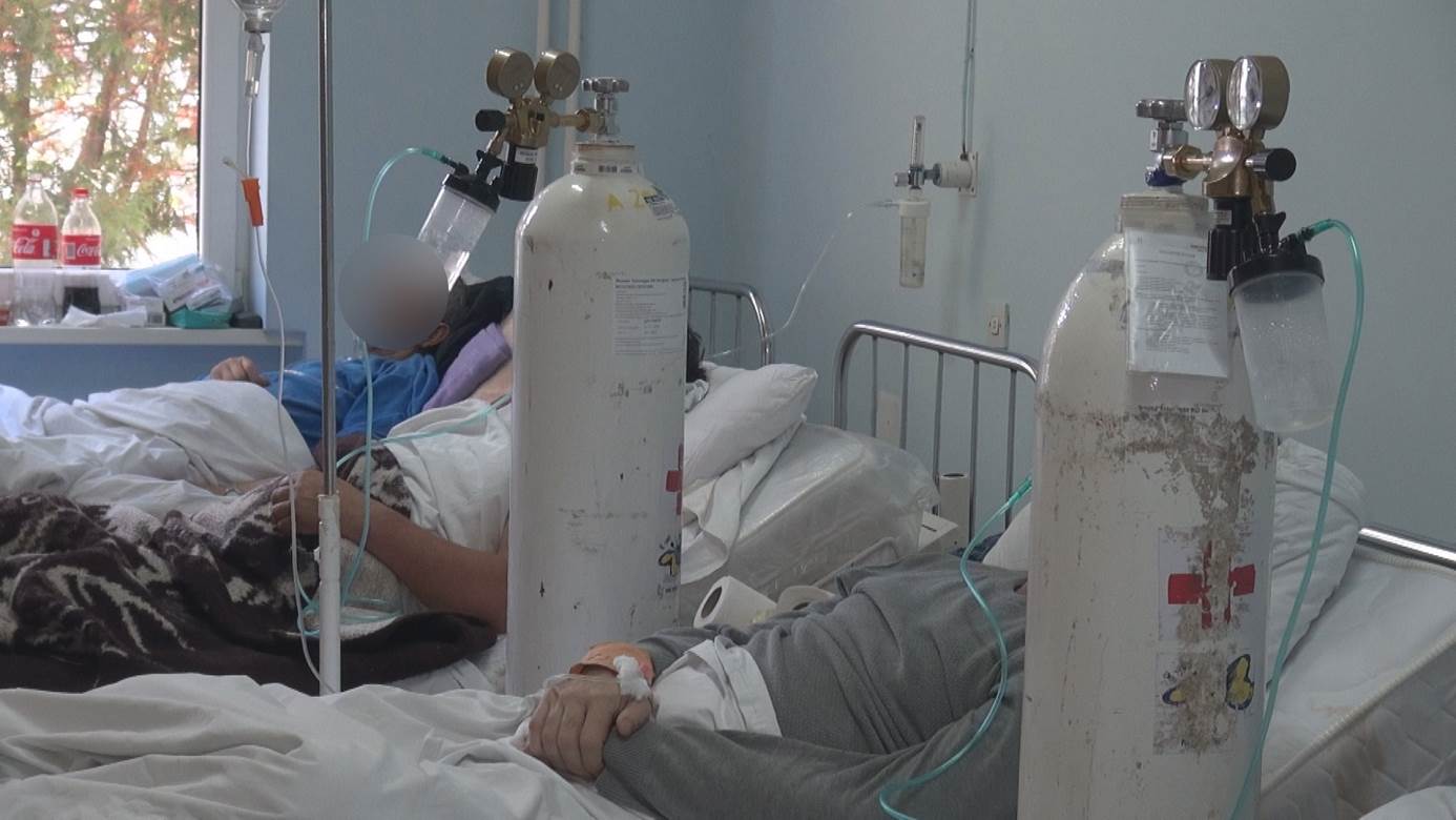 Расте број хоспитализованих ковид пацијената у Моравичком округу и број првих прегледа: У тешком стању 17 болесника, четворо на респираторима