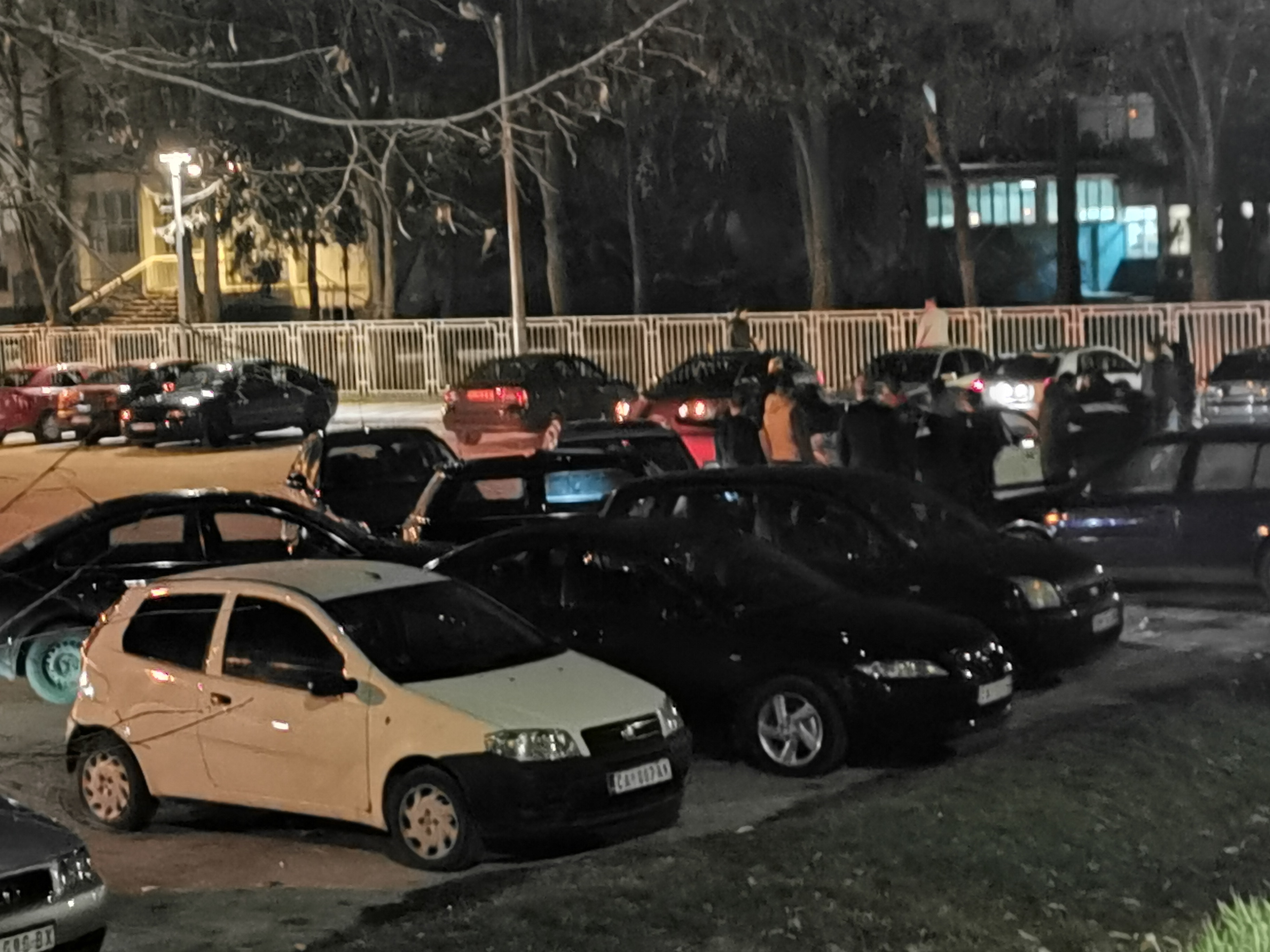 Паклене улице у доба короне: Журке и кафиће заменили уличним тркама, невиђена бахатост младих возача у Чачку (ФОТО) (ВИДЕО)