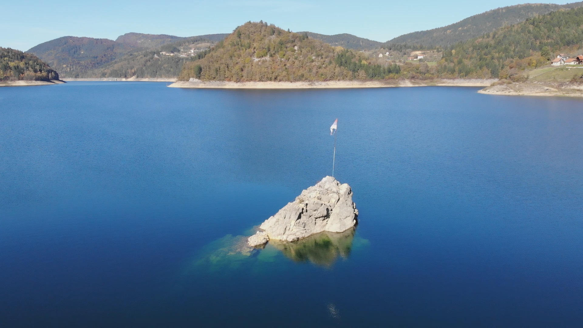 Овако је изгледало језеро пре него што је опао водостај/ Фото: РИНА