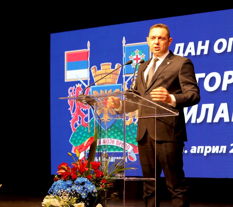 Вулину уручена златна медаља „Таковски устанак“ 2021: Велика је част добити награду на месту где је почело стварање модерне Србије 
