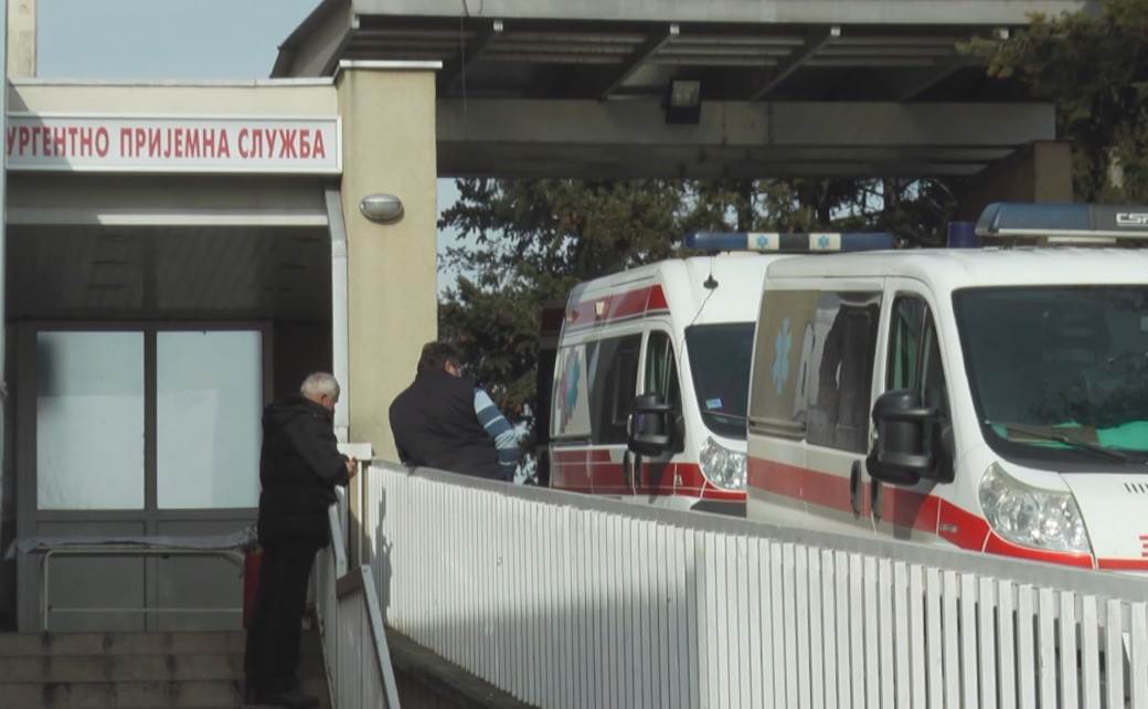 У чачанској болници преминуо пацијент из Сјенице: Једна особа транспортована на Анемију, 14 са тешком клиничком сликом на респираторима
