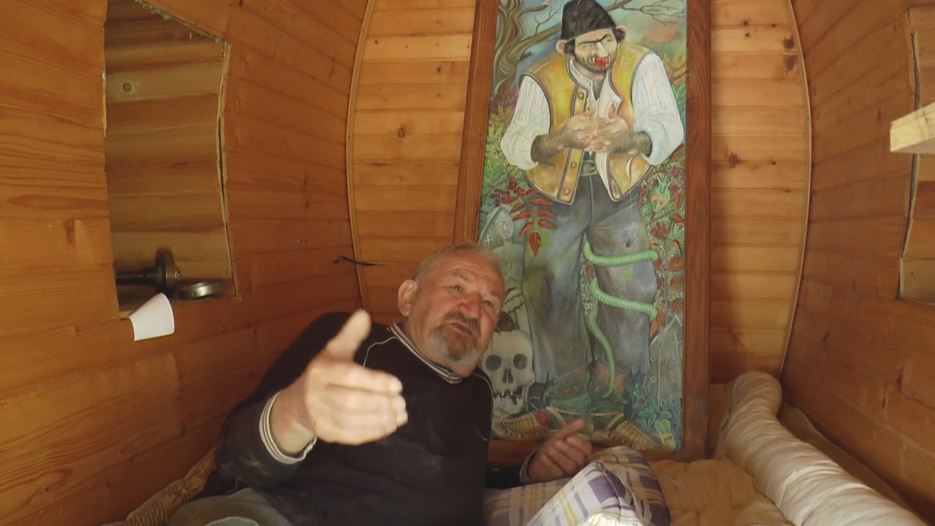 Само једну српску воденицу и даље чува Сава Савановић: Скуле у мрклом мраку и уз хук планинског потока, заноћева са сликом легендарног вампира (ФОТО)
