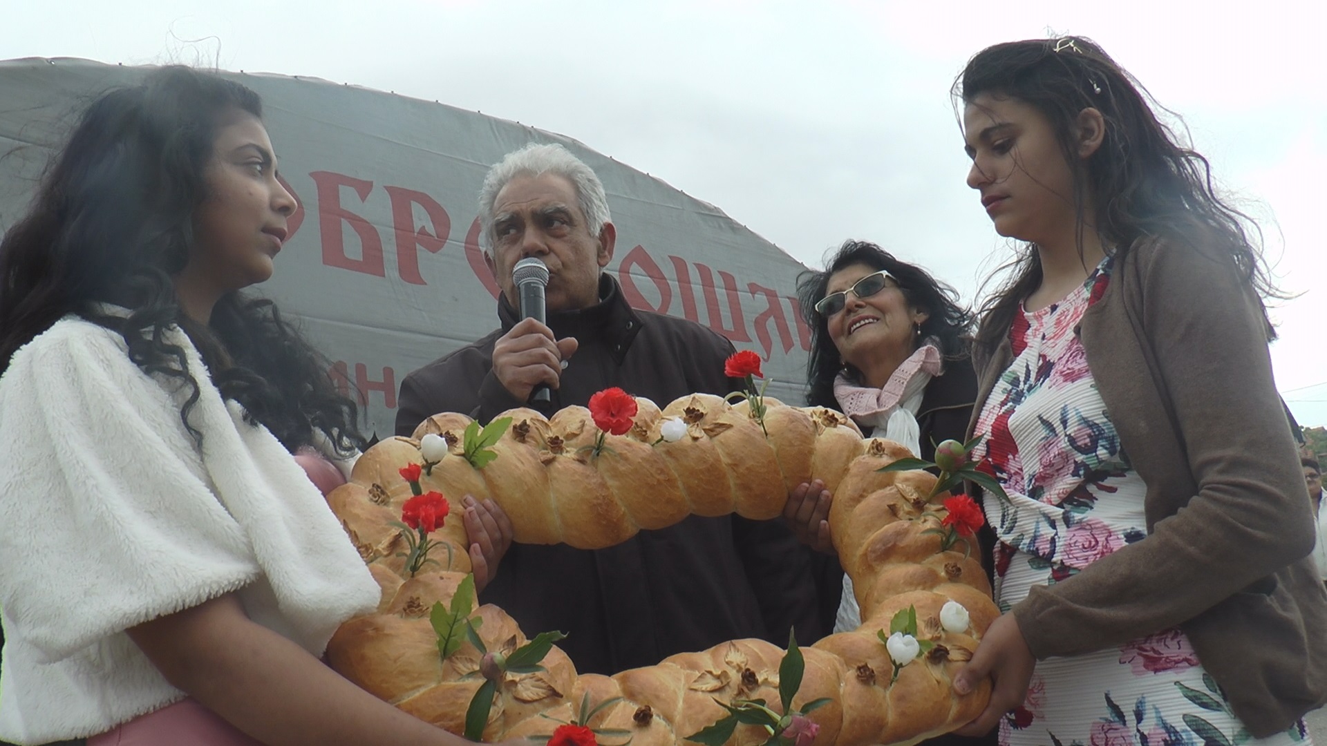 И ми Цигани имамо душу: Заказан Ромски бал у Чачку, жене спремају хаљине а мушкарци фризуру, након тешких момената коначно мало весеља 