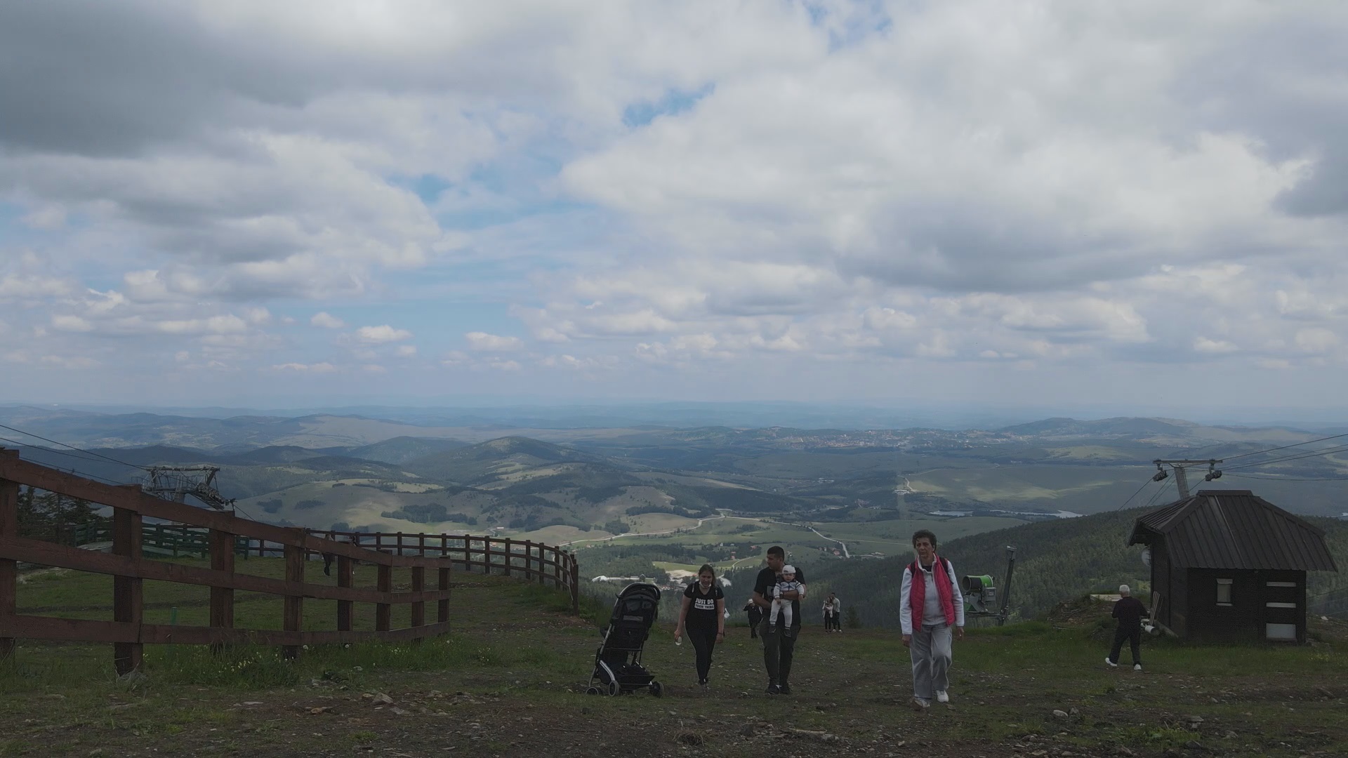 Корона је вратила Србе на наше планине, фото: РИНА