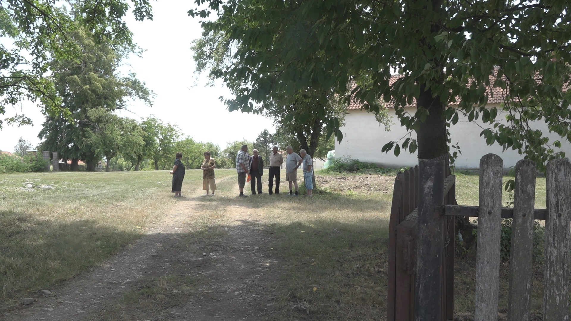 Мештани Мојсиња дуже од десет година муку муче са водоснабдевањем, техничку воду довозе им цистерне, фото: РИНА