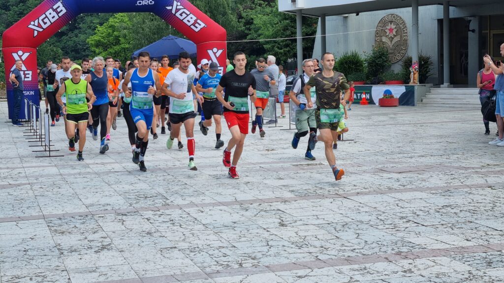 Највећим врхом планине Јадовник протрчали ултрамаратонци из Србије, земаља региона и из Русије: Спортски празник у оази нетакнуте природе