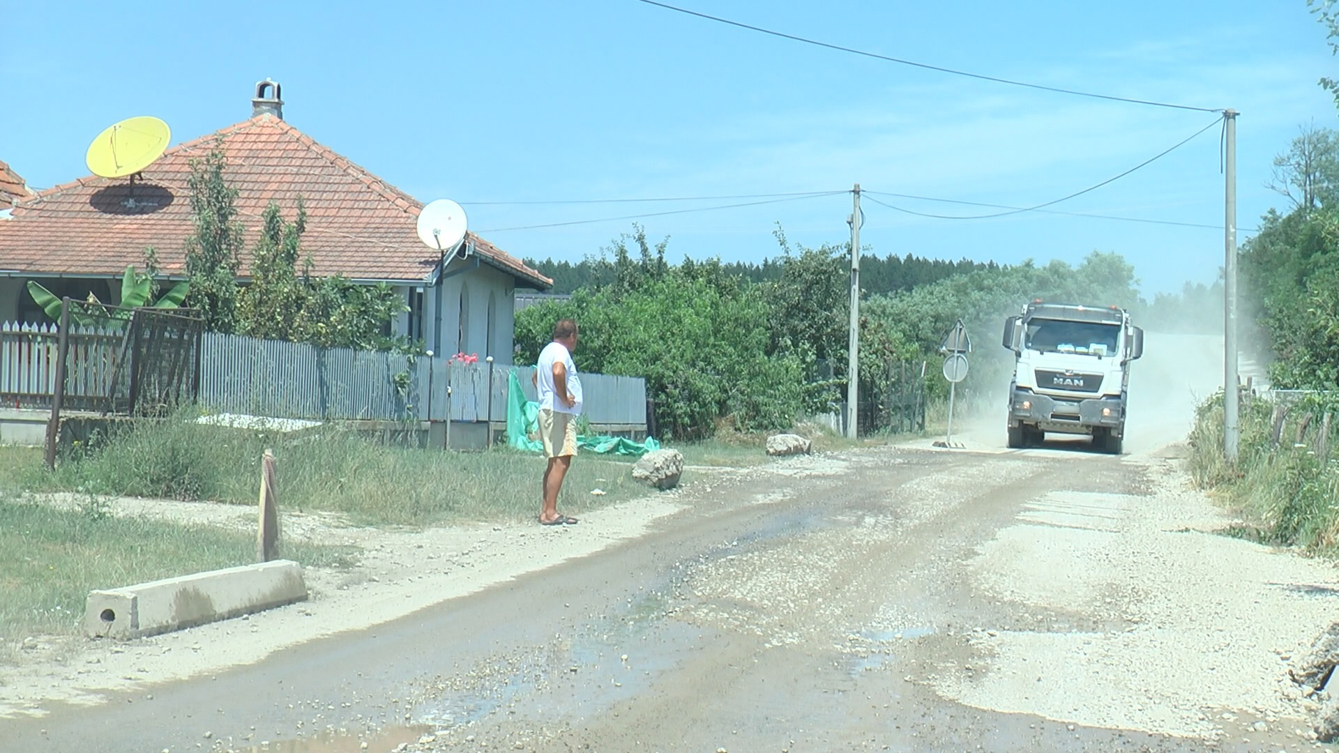 Српско село у ком је све бело од прашине, фото: РИНА