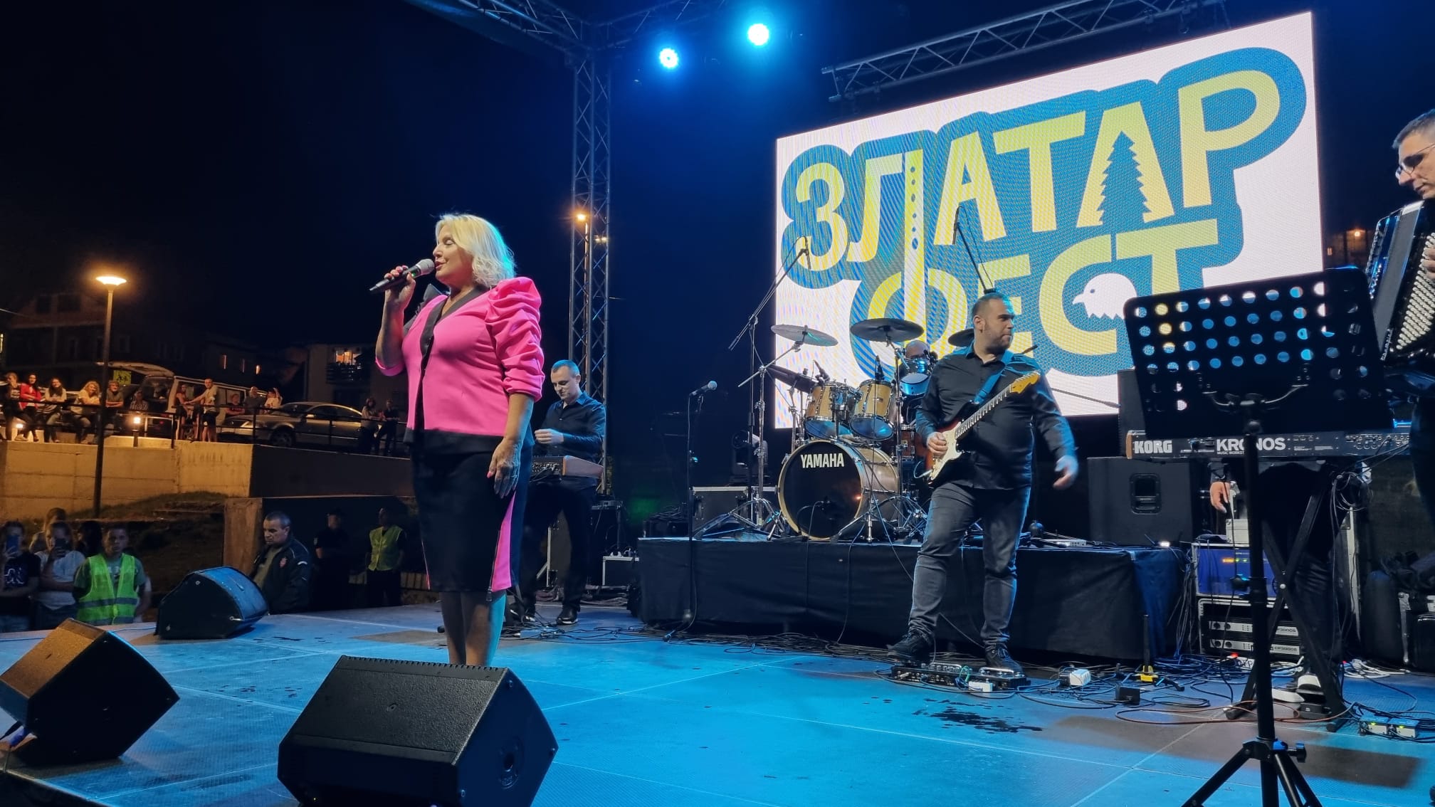 Пред неколико хиљада посетилаца и спектакуларним ватрометом отворен "Златарфест": Спојем модерног и традиционалног чувамо праве вредности
