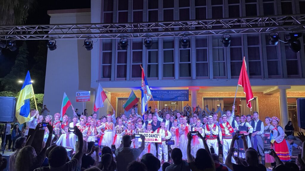 Застава Србије виорила се у срцу Албаније, фото: РИНА