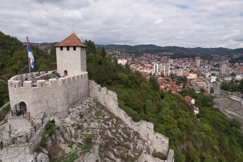 Благи пад броја хоспитализованих у Златиборском округу: Двадесет пацијената има тешку клиничку слику и бори се за сваки атом кисеоника у респираторном центру