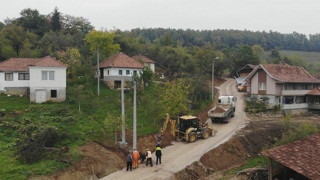 До комшије смо се кроз снежне наносе пробијали на коњу, а деца кроз блато прелазила километре до школе: Коначно крај мукама мештана сјеничких и новопазасрких села