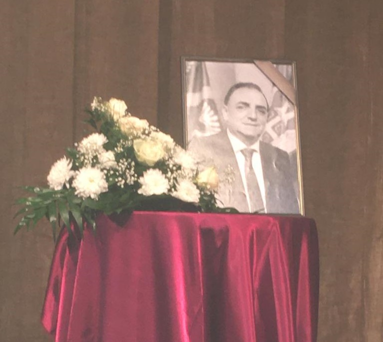 „Потресла нас је његова смрт, он је човек који је свој животни век посветио у борби за сваког пацијента": Одржана комеморативна седница поводом смрти директора ЗЦ Ужице, др Милоша Божовића (ФОТО)