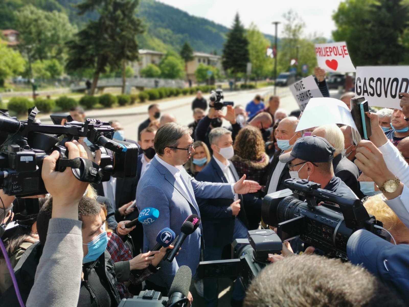 Вучић дао обећање грађанима Пријепоља да ће добити сигурност у снадбевању струјом, и испунио: У насељу Велика Жупа гради се нова трафостаница велике снаге у производњи електричне енергије