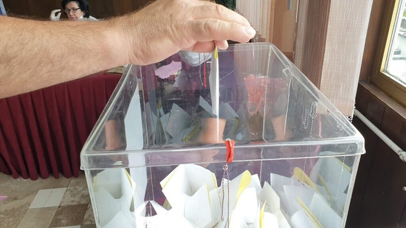 Овако изгледа излазност у Западној Србији: До 12 сати листић заокружило 3.85 грађана Чачка, дупло већа излазност на биралиштима у Златиборском округу