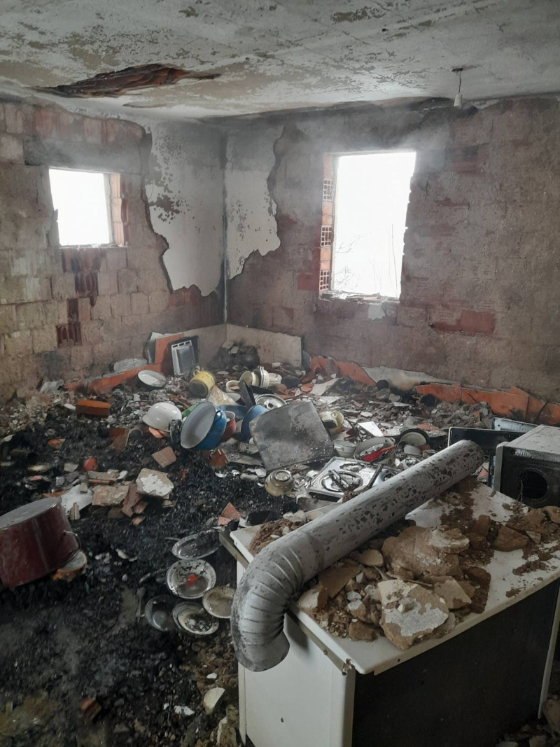Тешка судбина ватрогасца из Горњег Милановца, закаснио на најважнији задатак: Његова кућа потпуно нестала у пламену, од породичног дома остало само - згариште (ФОТО)