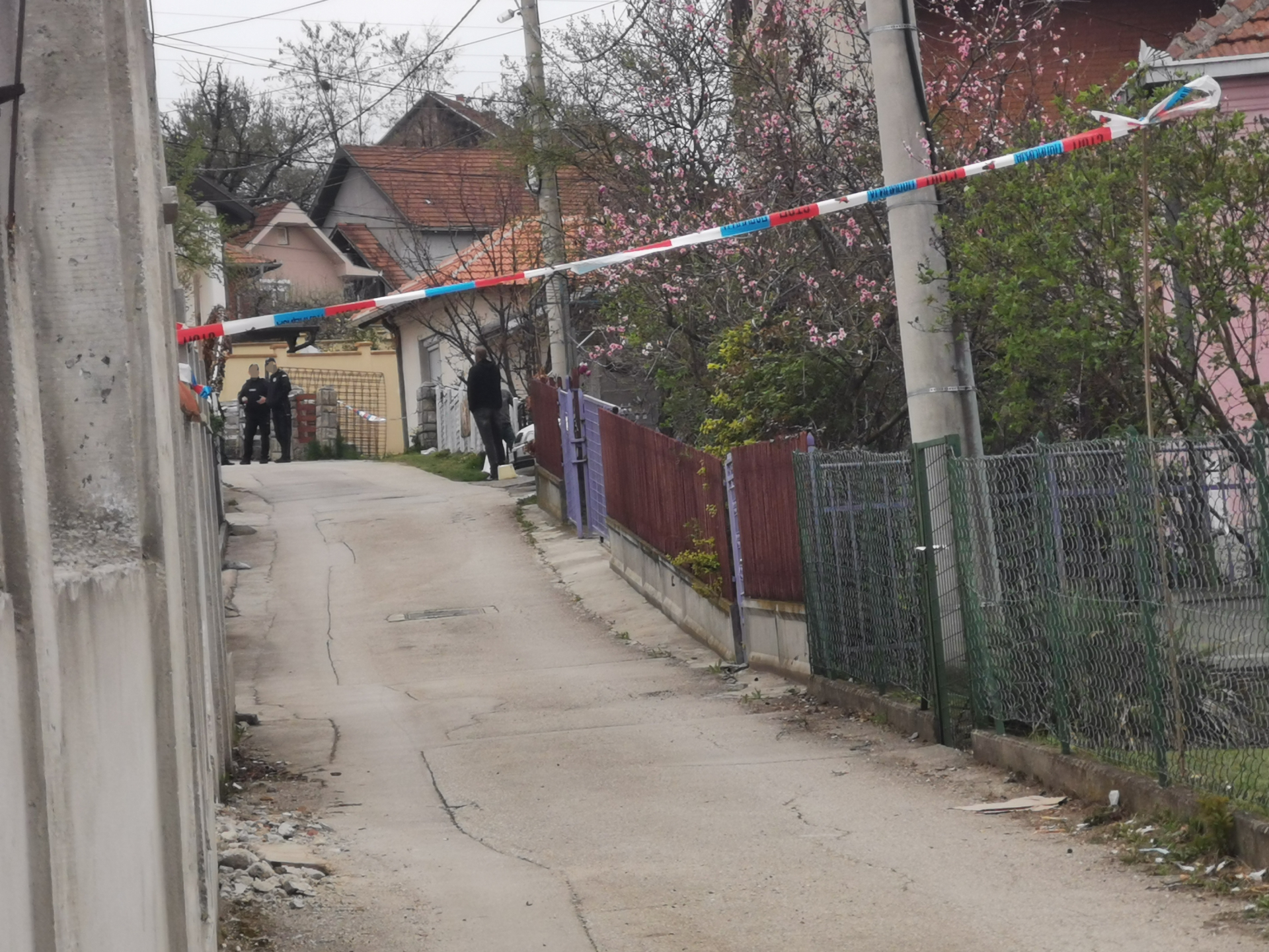 Ово је улица у којој се догодио троструки злочин, комшије у шоку и неверици , фото: РИНА