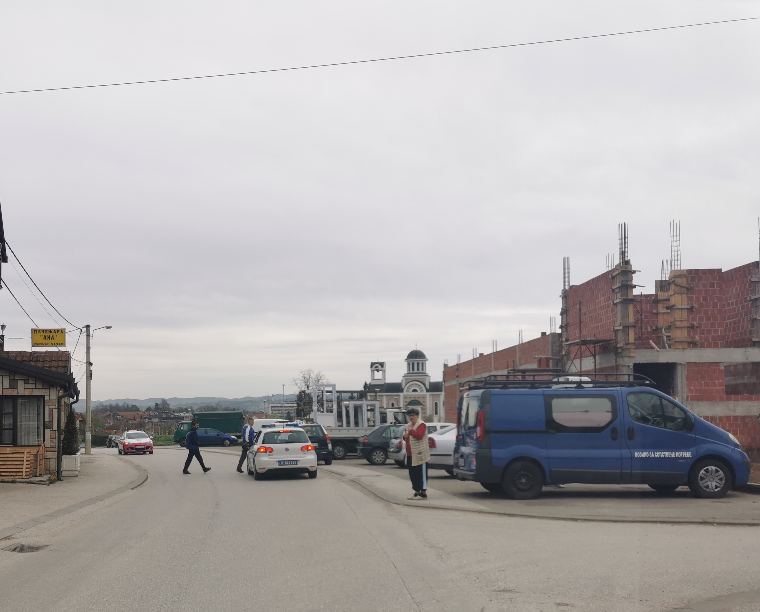 Први снимци хапшења младића у Атеници: Читав Чачак био под опсадом, пронађен у близини породичне  куће (ВИДЕО)