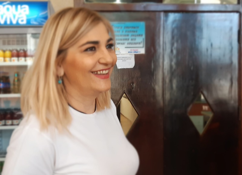 Једна трагедија обележила њен живот, али се ова храбра жена подигла као Феникс из пепела: Након смрти сина Светлана почела да се бави сликарством, данас руком ствара фантастична дела 