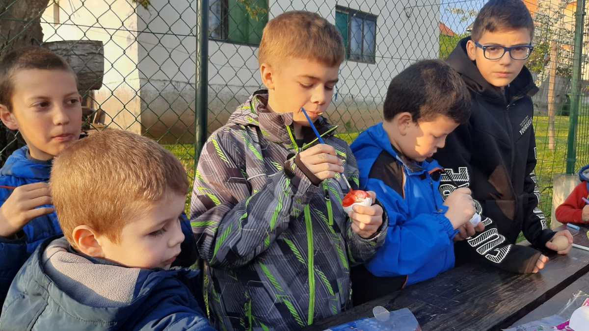 Најрадоснији хришћански празник обележен уз игру и смех, фото: РИНА