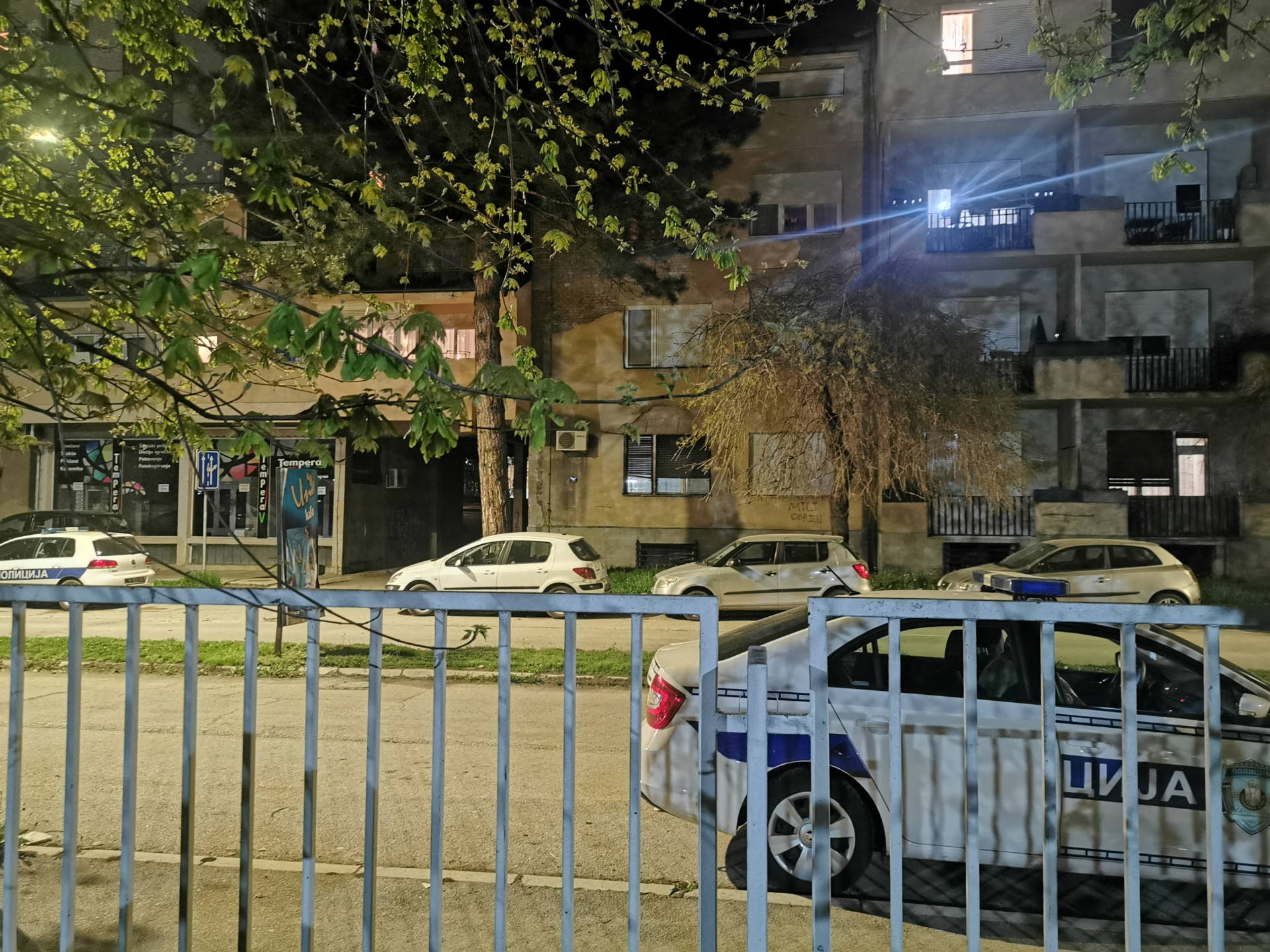 Тело девојке пронађено поред солитера у ширем центру Чачка, фото/ РИНА