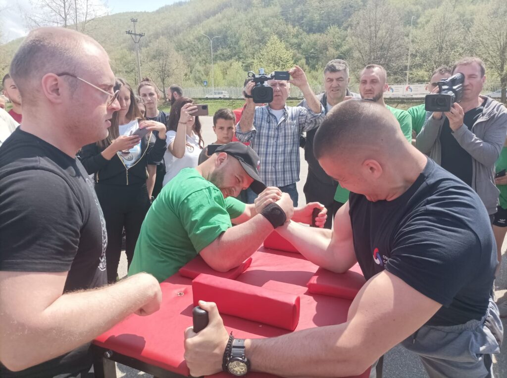 Бродаревци показали да су најјачи у свом граду: Такмичили се на сеоским играма и однели титулу, следи наставак борби у Краљеву