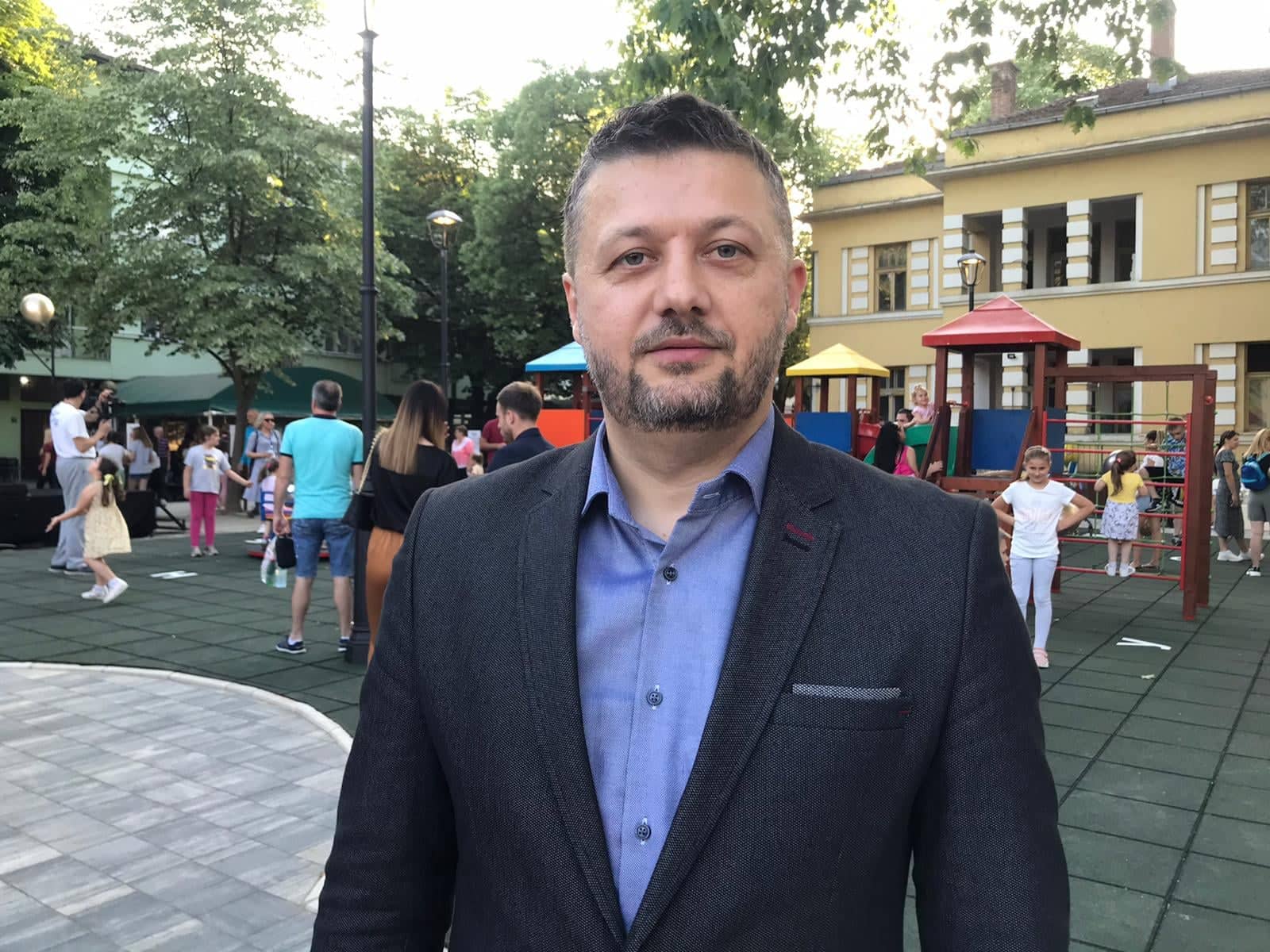 Ово место јединствено је на читавом Балкану: Србија добила свој први Парк ћирилице, посебан кутак који слави национално писмо угледао светлост дана у центру Бајине Баште (ФОТО)