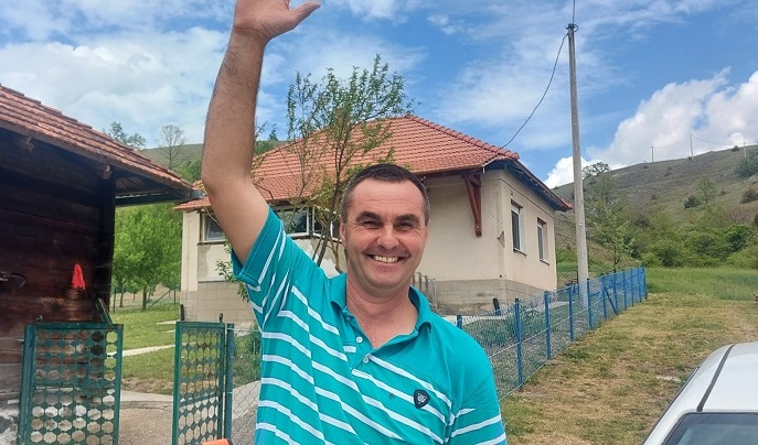 Девојке овакву понуду још нисте добиле из села: Зоран жели упознати ведру и насмејану жену да са њом дели све што има