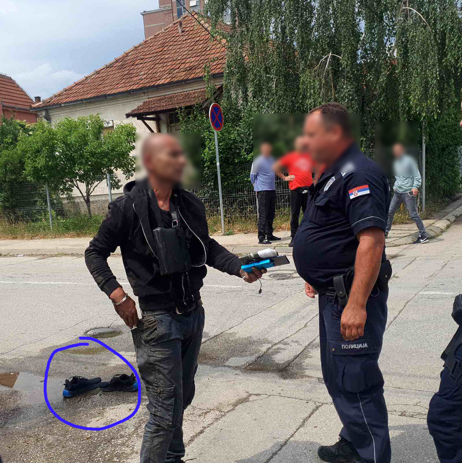 Мушкарац већ дуже време упада у туђе куће и краде патике, фото: РИНА