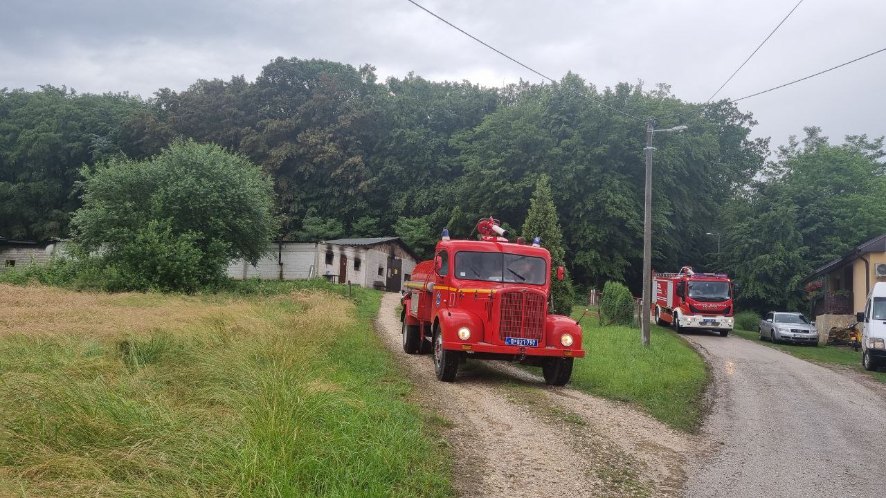 У поподневним часовима дошло до пожара на фарми пилића/ Фото: РИНА