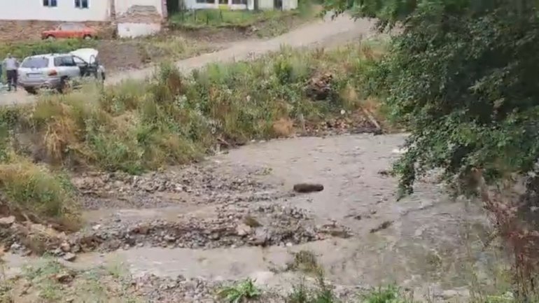 Водена стихија оштетила на десетине путева у Ивањици и Ариљу, фото: РИНА