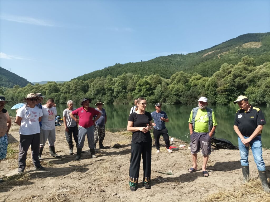 Постављен нови рекорд, у Лиму уловљeно скоро 14 килограма рибе одједном: Најбољи спортски риболовци Србије и Црне Горе одмерили снаге на тромеђи (ФОТО)