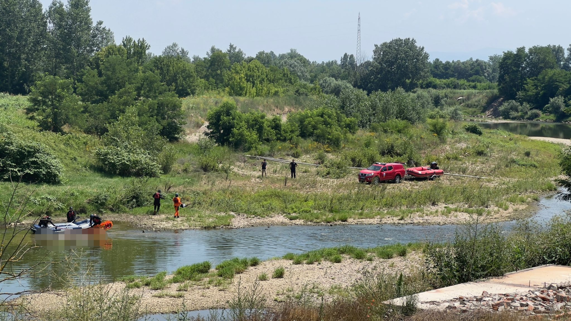 Пронађено опроштајно писмо у близини места где је испливало тело старије жене: Неколико месеци боравило у води, због ниског водостаја уочено тек сад (ФОТО)