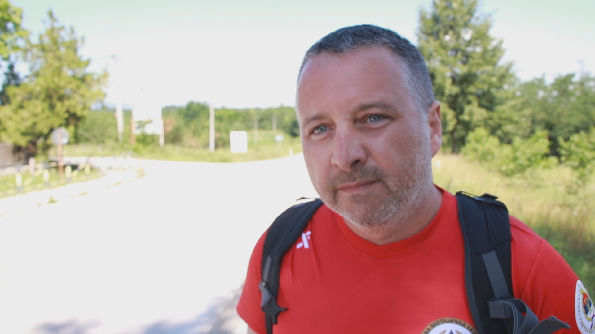 Сваку ноћ бројимо жуљеве, али нема одустајања: Гојко и Горан кренули пешке по највећим врућинама на пут дуг 1200 километара, ходочашће од малог Острога до велике светиње на Светој Гори (ФОТО)
