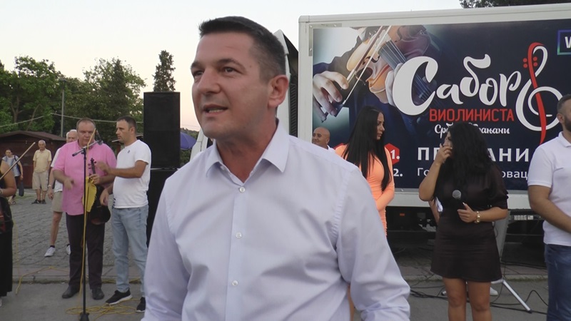 Ово је јединствени караван у Србији, фабрика весеља стиже на кућну адресу: Почела до сада невиђена промоција Сабора виолиниста, тонови који дирају срце стижу и у ваш град/ Фото: РИНА