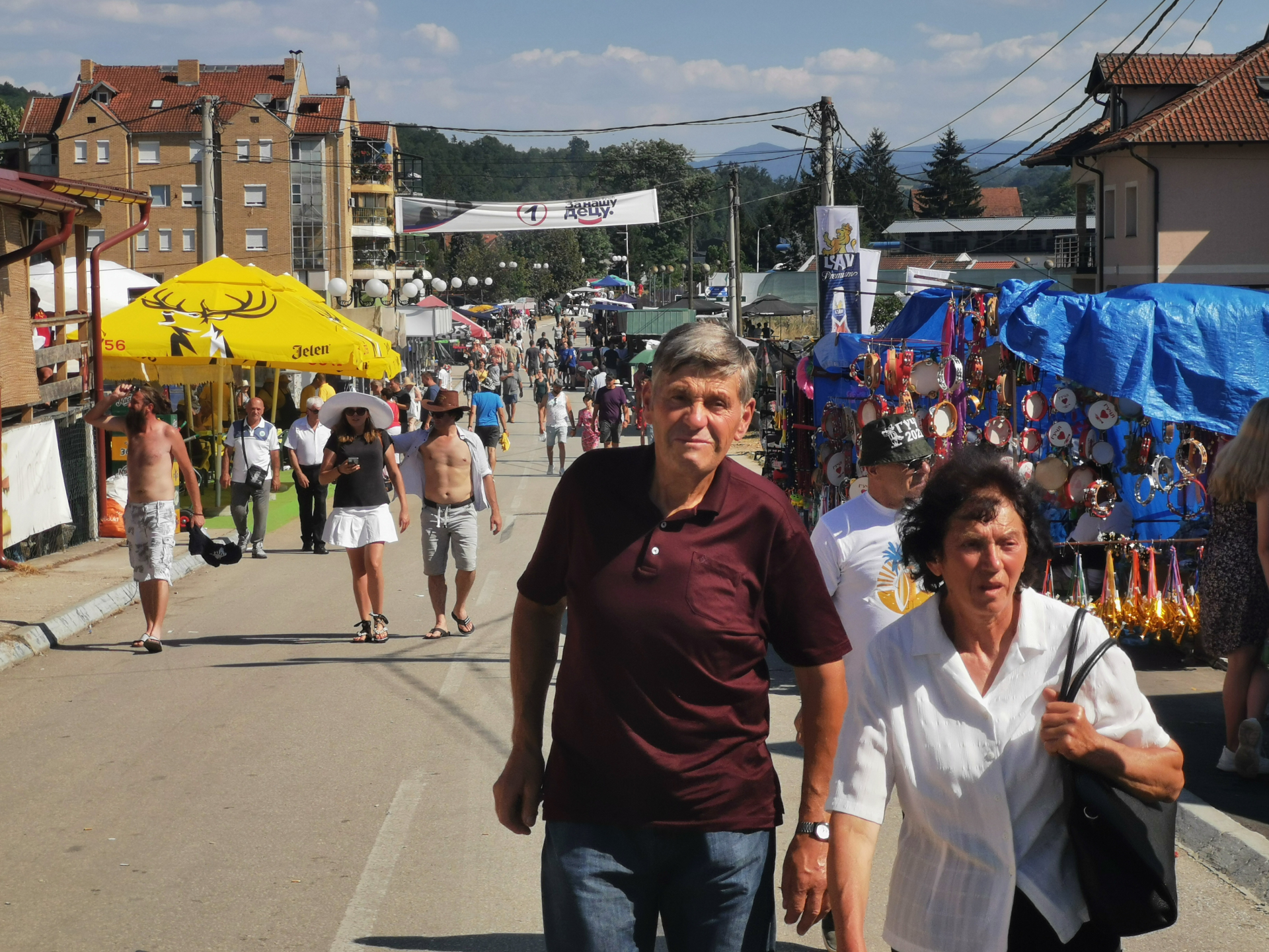 Порција купуса 600, а јагњеће печење од 2000 па све до 3800 динара за килограм, фото: РИНА