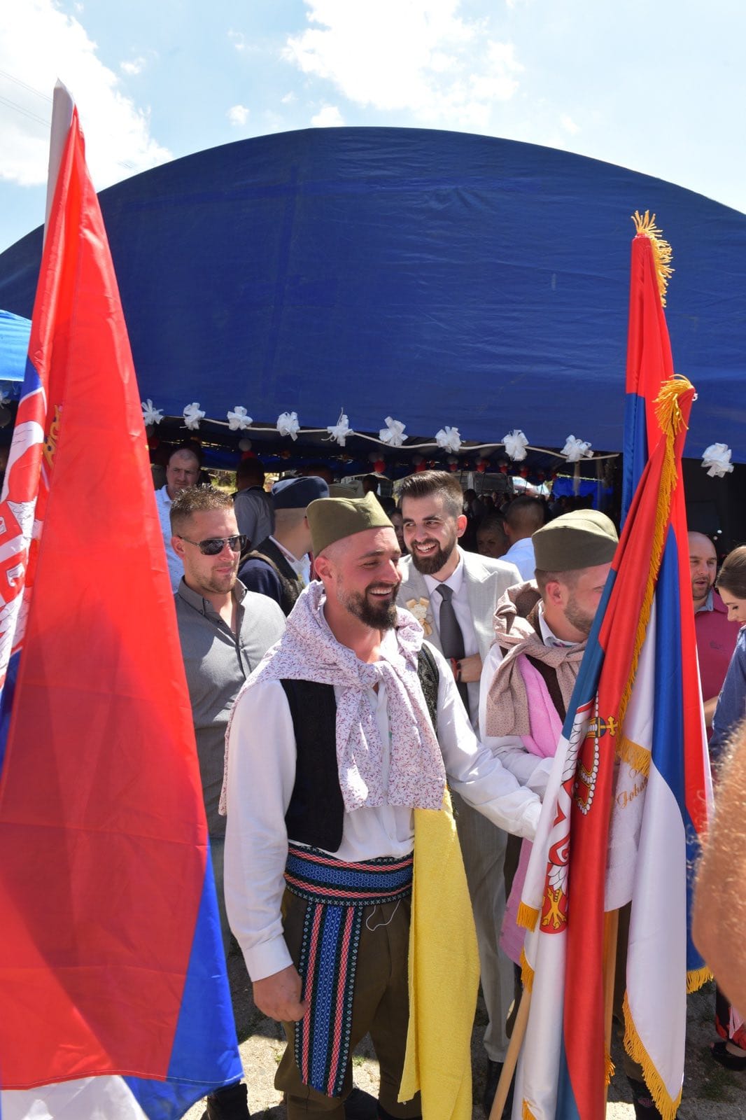 Несвакидашња свадбена поворка стигла је од Чачка до Рудог, млада у сузама радосницама дочекала сватове/ Фото: РИНА